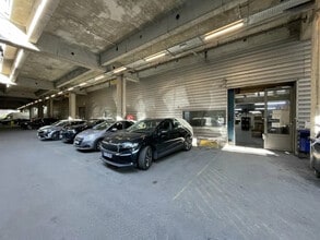 Local d'activités dans Pantin à vendre Photo de l’immeuble– Image 1 sur 5