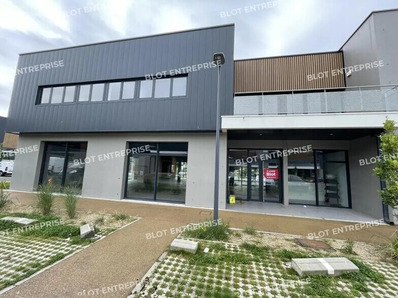 Local commercial dans Landerneau à louer - Photo de l’immeuble – Image 2 sur 12