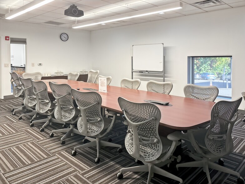 19 W College Ave, Yardley, PA à louer - Photo intérieure – Image 2 sur 16