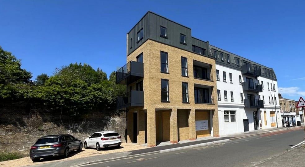 641 Kingston Road, Londres à louer - Photo principale – Image 1 sur 1