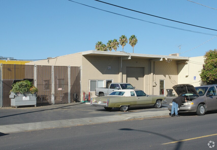 1132 Independence Ave, Mountain View, CA à louer - Photo principale – Image 1 sur 3
