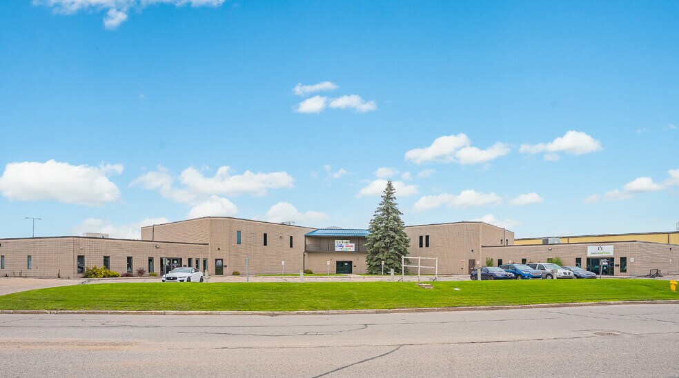 1359 Fletcher Rd, Saskatoon, SK à vendre - Photo de l’immeuble – Image 2 sur 8