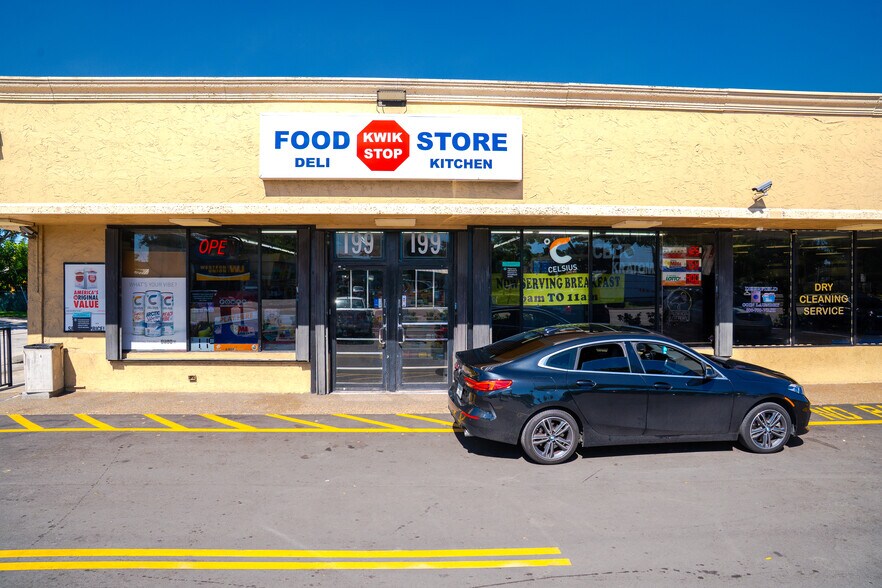 159-199 W Hillsboro Blvd, Deerfield Beach, FL à louer - Photo de l’immeuble – Image 2 sur 20