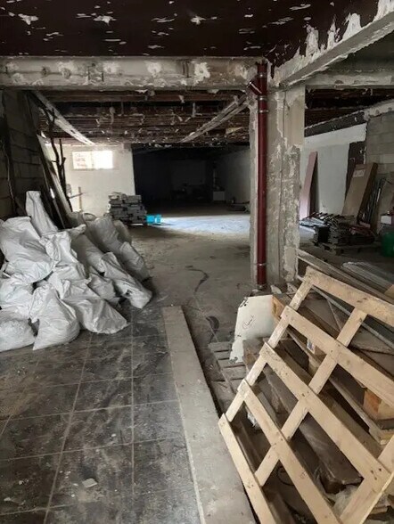 Local commercial dans Clamart à vendre - Photo de l’immeuble – Image 2 sur 6