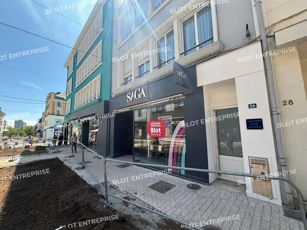 Local commercial dans Lorient à louer Photo de l’immeuble– Image 1 sur 7