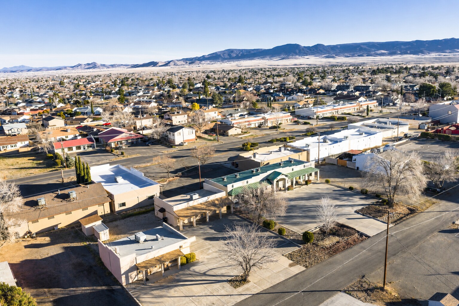 8056 E Valley Rd, Prescott Valley, AZ à louer Photo de l’immeuble– Image 1 sur 8