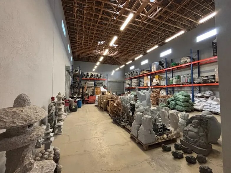 Local d’activités dans Le Rove à louer - Photo intérieure – Image 2 sur 13