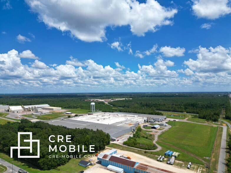 209 Carpet Dr, Atmore, AL à vendre - Photo de l’immeuble – Image 2 sur 15