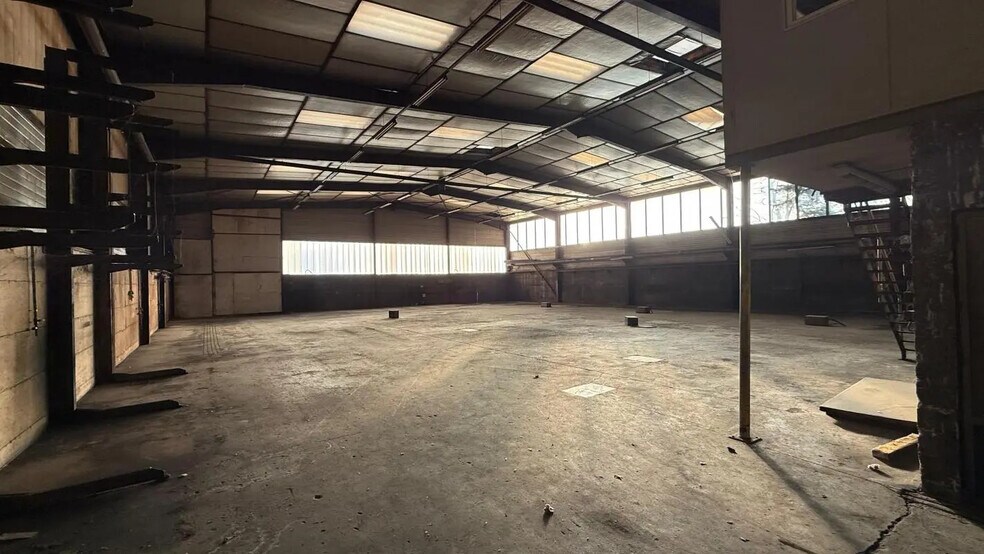 Industriel/Logistique dans Marboz à vendre - Photo de l’immeuble – Image 2 sur 7