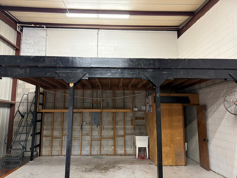 3903 Industry Blvd, Lakeland, FL à louer - Photo de l’immeuble – Image 3 sur 7