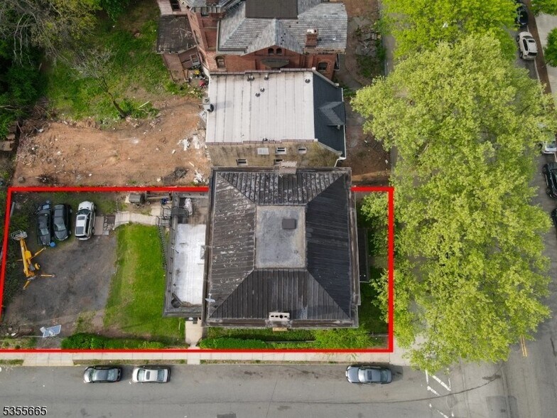 692 Dr Martin Luther King Jr Blvd, Newark, NJ à vendre - Photo de l’immeuble – Image 2 sur 24