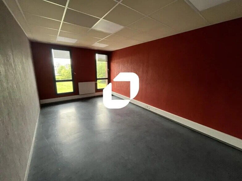 Bureau dans Liévin à louer - Photo de l’immeuble – Image 3 sur 18