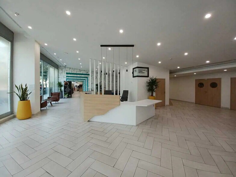 40 Boulevard De Dunkerque, Marseille à louer - Photo de l’immeuble – Image 2 sur 5