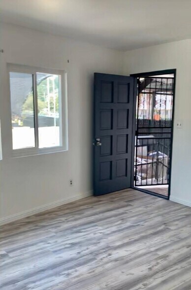 4203 N Huntington Dr, Los Angeles, CA à vendre - Photo de l’immeuble – Image 2 sur 36