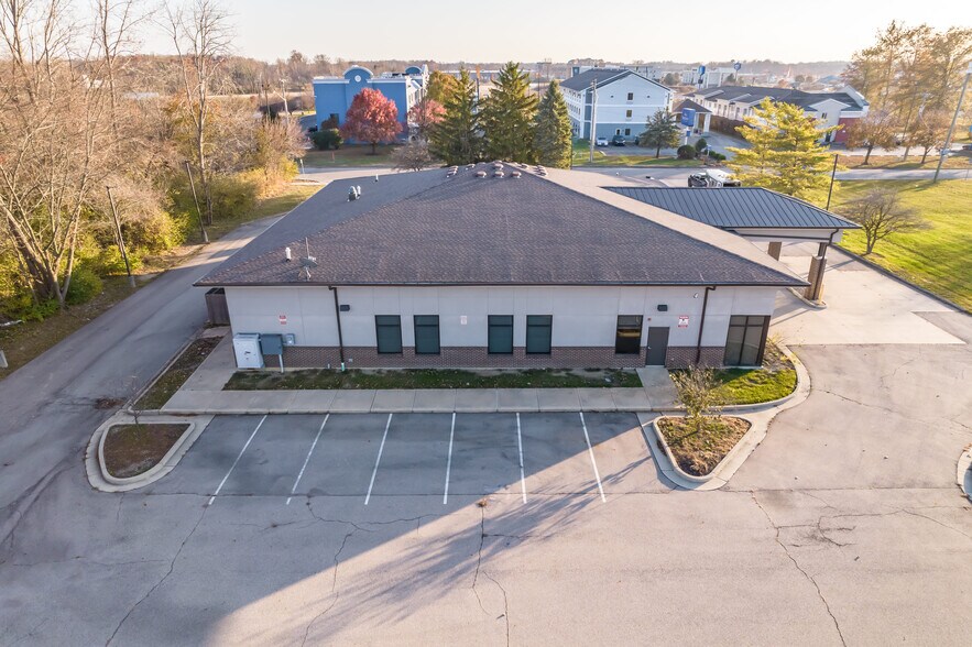 2220 E 59th St, Anderson, IN à vendre - Photo de l’immeuble – Image 3 sur 6