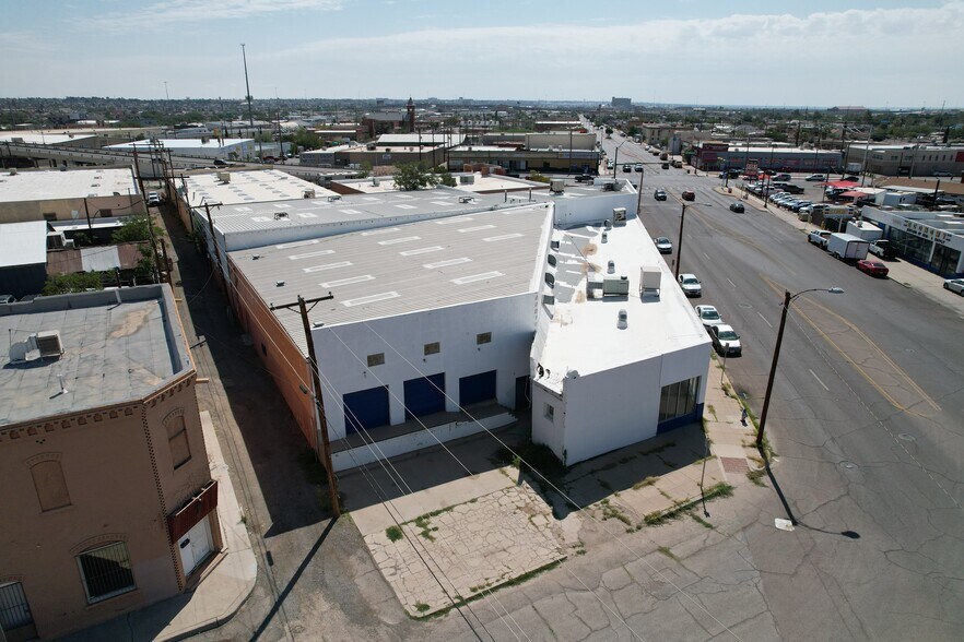 2401 Alameda Ave, El Paso, TX à louer - Photo de l’immeuble – Image 3 sur 42