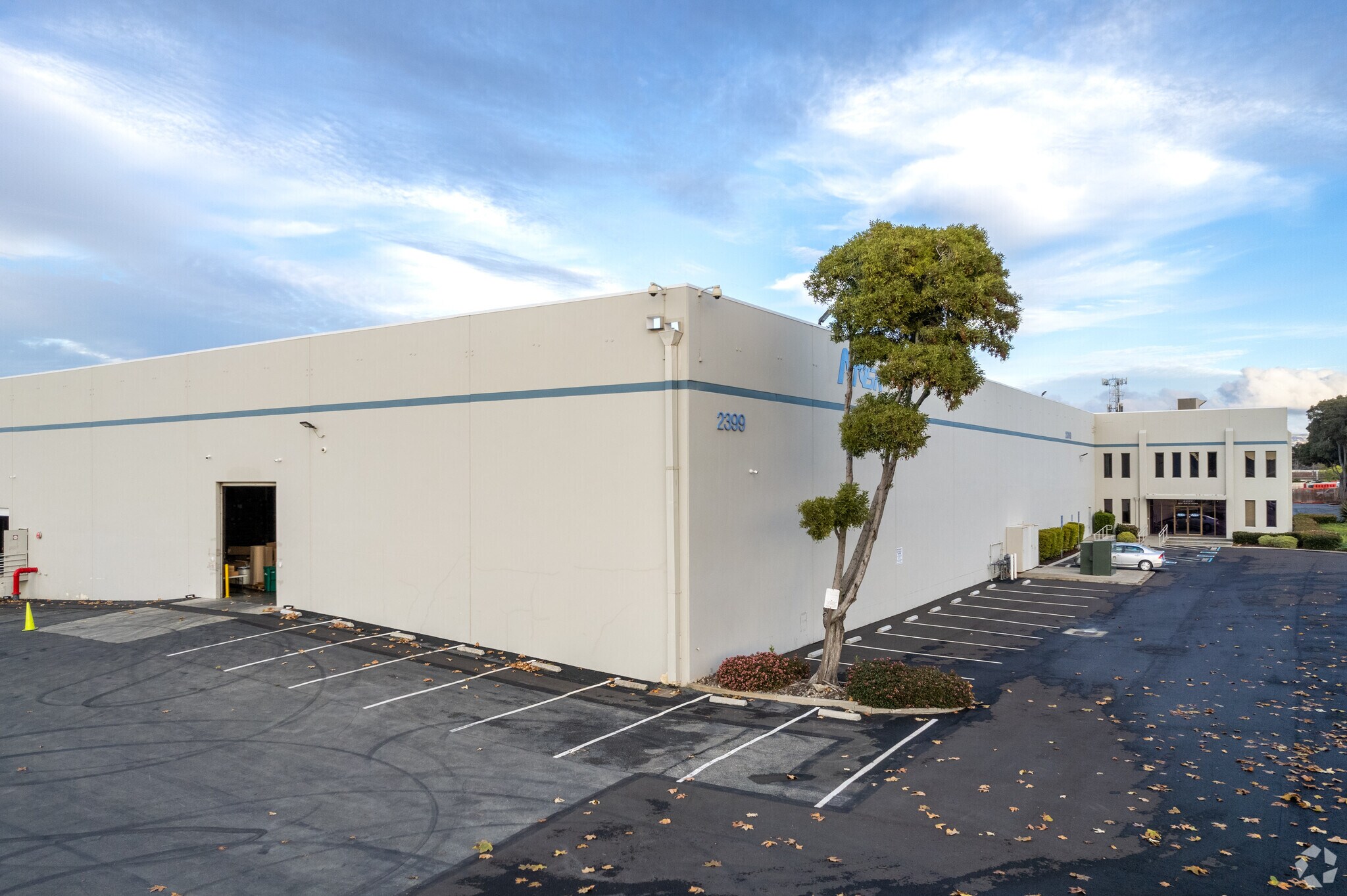2391-2399 W Winton Ave, Hayward, CA à louer Photo de l’immeuble– Image 1 sur 7