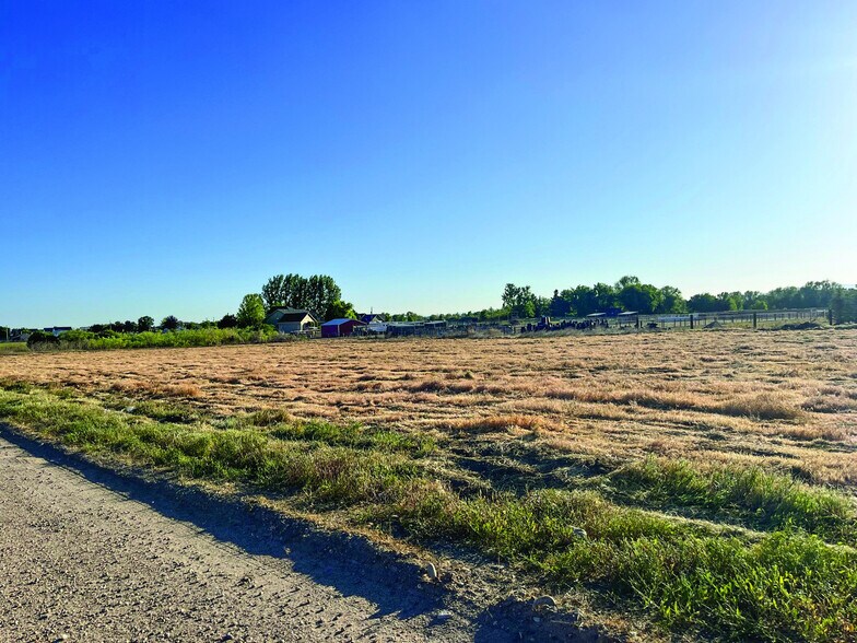 12464 Karcher Rd, Nampa, ID à vendre - Photo principale – Image 1 sur 11
