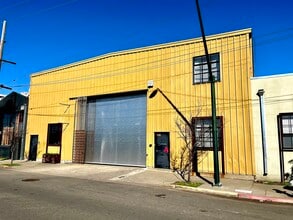 3100 E 10th St, Oakland, CA à louer Photo intérieure– Image 1 sur 9