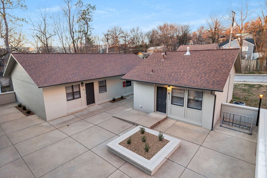 215 W Watson St, Fayetteville, AR à vendre - Photo de l’immeuble – Image 3 sur 3