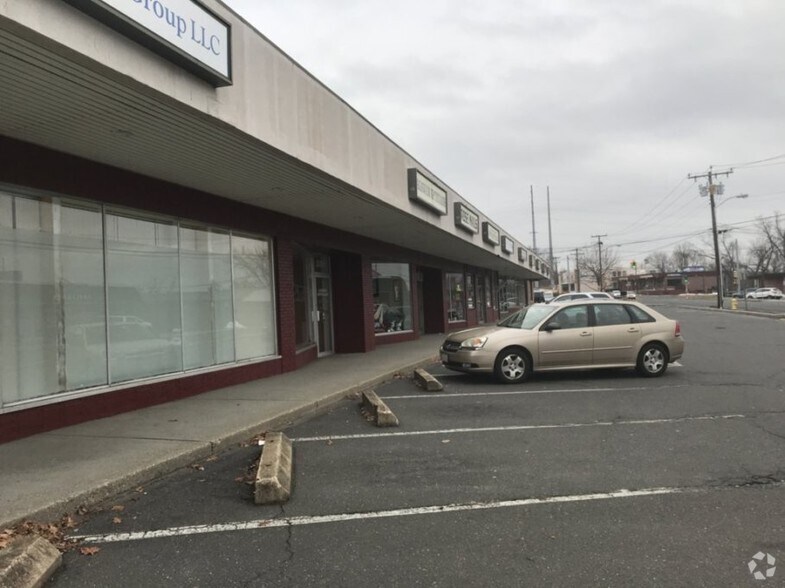 340 Walnut St, Agawam, MA à louer - Photo de l’immeuble – Image 3 sur 5