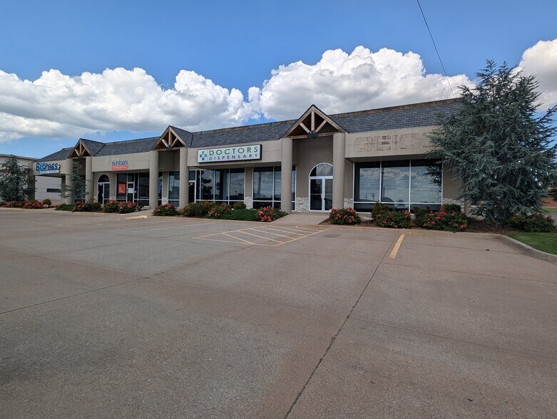 1315-1321 NW Sheridan Rd, Lawton, OK à louer - Photo de l’immeuble – Image 2 sur 10