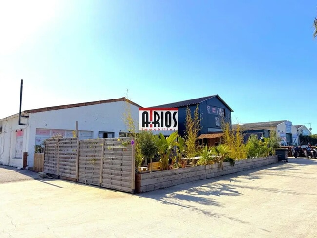 Plus de détails pour Local commercial à vendre