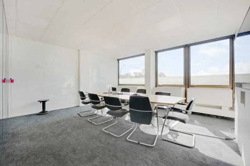 Bureau dans Saint-Cloud à louer - Photo de l’immeuble – Image 2 sur 11