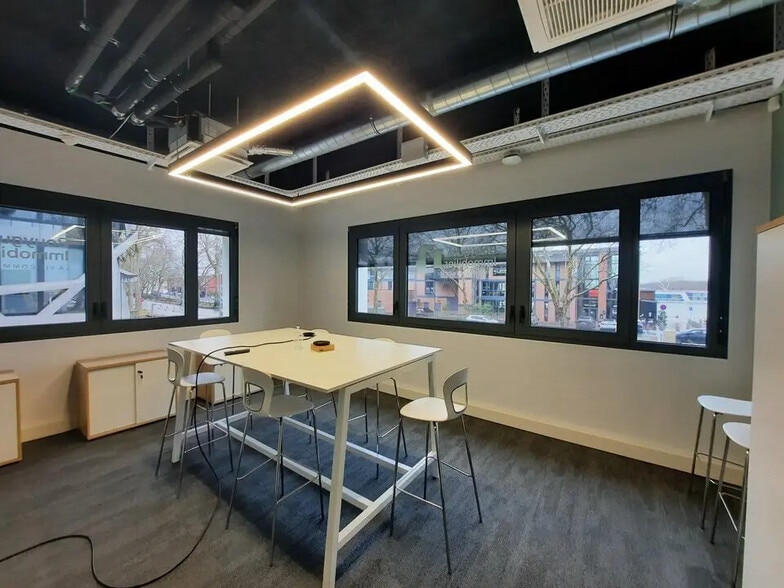 Bureau dans Rouen à louer - Photo de l’immeuble – Image 2 sur 13