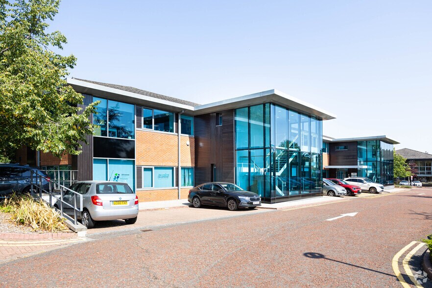 Crockford Ln, Chineham à louer - Photo de l’immeuble – Image 2 sur 2