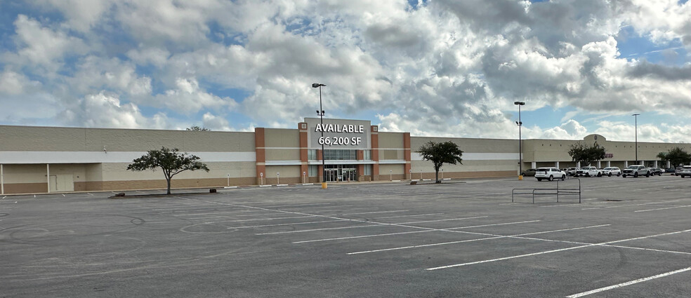 6410-6490 Eastex Fwy, Beaumont, TX à louer - Photo de l’immeuble – Image 2 sur 20