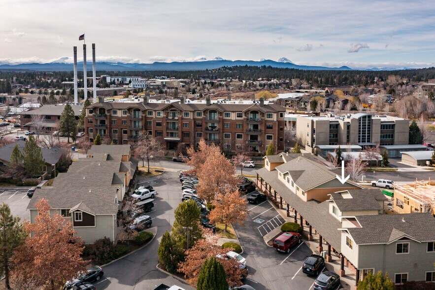 376 SW Bluff Dr, Bend, OR à louer - Photo de l’immeuble – Image 3 sur 3
