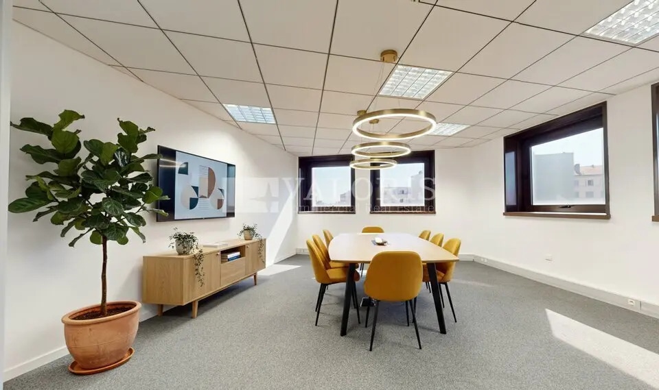 13 Rue Des Emeraudes, Lyon à vendre Photo intérieure– Image 1 sur 12