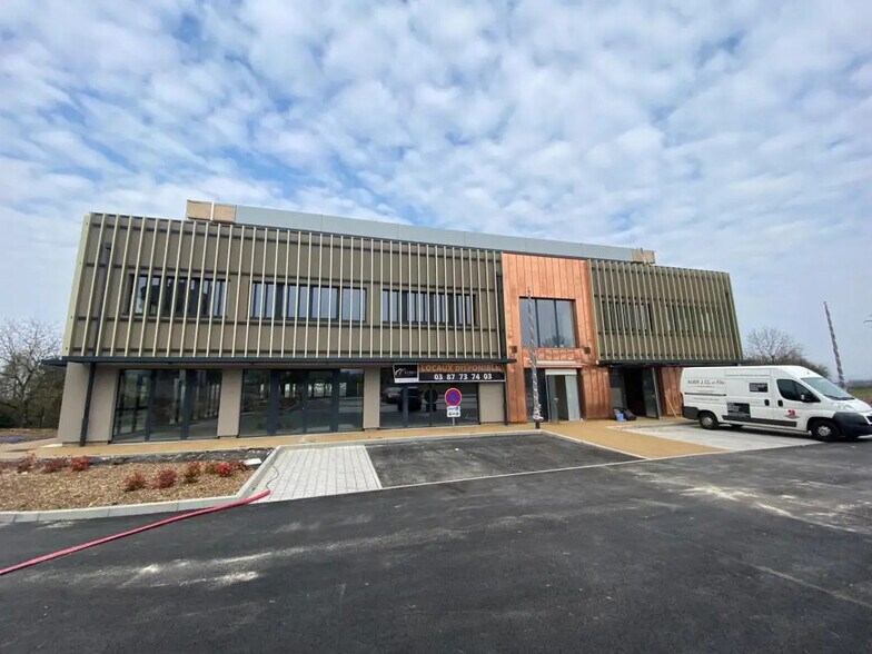 Local d'activités dans Neufgrange à vendre - Photo de l’immeuble – Image 1 sur 3