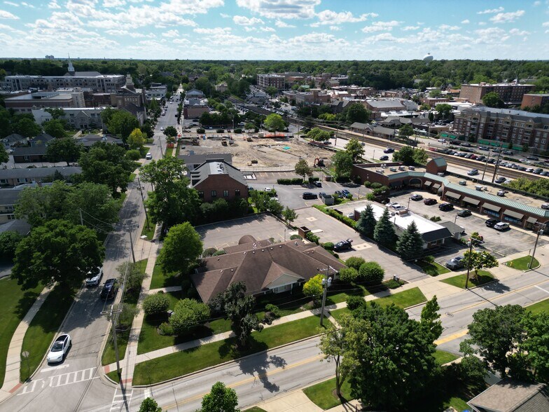 444 N Park Blvd, Glen Ellyn, IL à vendre - Photo de l’immeuble – Image 3 sur 5
