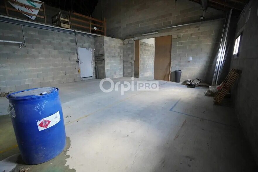 Local d’activités dans Quetigny à louer - Photo de l’immeuble – Image 2 sur 4