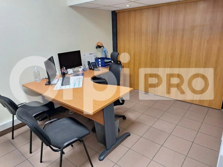 Local commercial dans Compiègne à vendre - Photo de l’immeuble – Image 3 sur 6