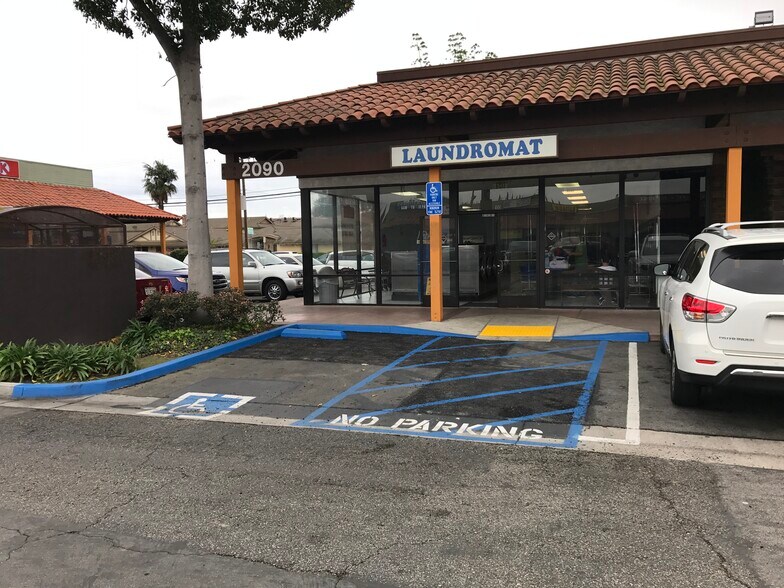 2060 S Euclid, Anaheim, CA à louer - Photo de l’immeuble – Image 2 sur 6