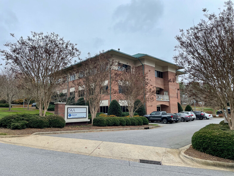 64 Peachtree Rd, Asheville, NC à louer - Photo de l’immeuble – Image 1 sur 8