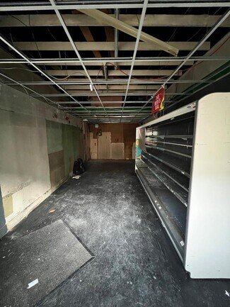 Plus de détails pour 76-81 Bridge St, Newport - Local commercial à louer
