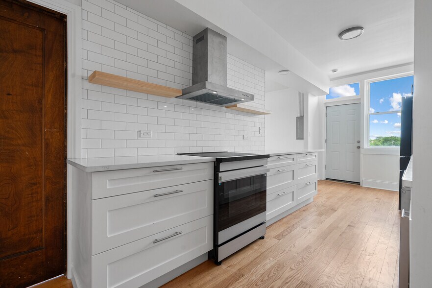 4541 S Forrestville Ave, Chicago, IL à vendre - Photo de l’immeuble – Image 2 sur 28