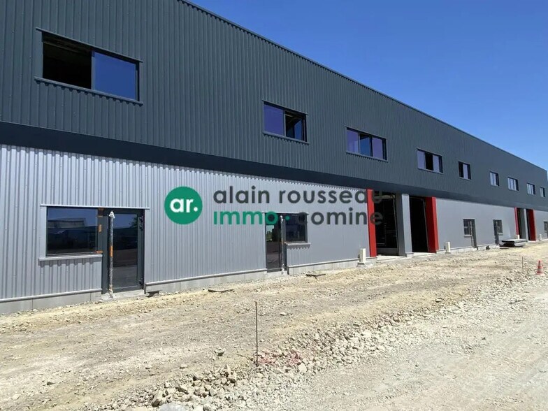 Local d’activités dans SAINT-BARTHELEMY-D'ANJOU à louer - Photo de l’immeuble – Image 2 sur 3