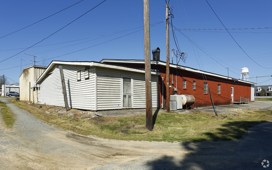 106 W North Railroad St, Four Oaks, NC à vendre - Photo de l’immeuble – Image 3 sur 42