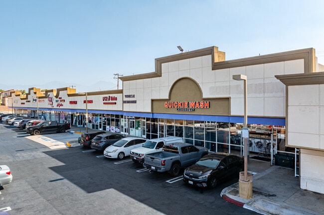 Plus de détails pour 2218-2298 S Garey Ave, Pomona, CA - Bureau/Local commercial, Local commercial à louer