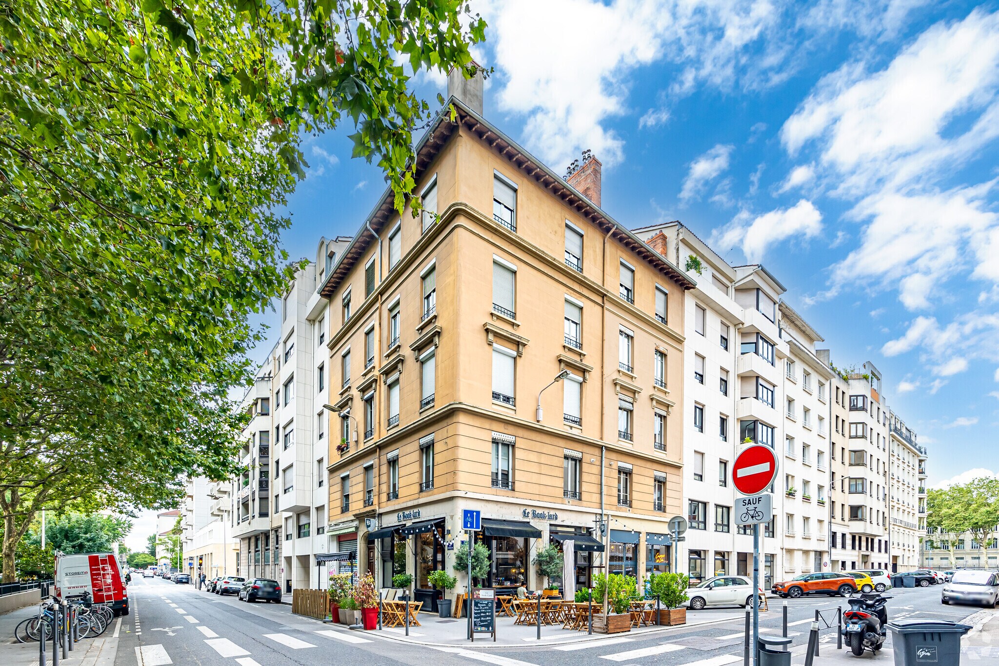 Local commercial dans Lyon à louer Photo principale– Image 1 sur 3