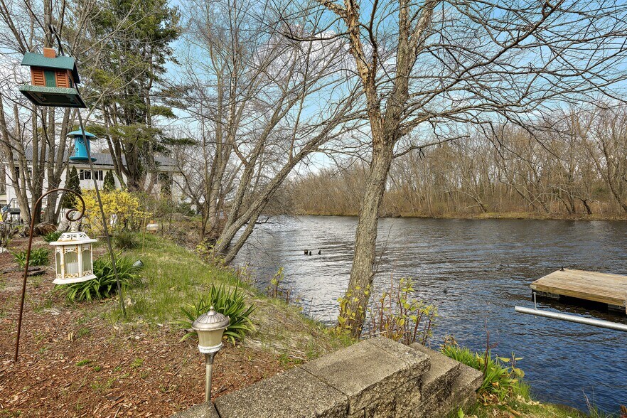 678 Lowell St, Methuen, MA à louer - Photo de l’immeuble – Image 3 sur 3