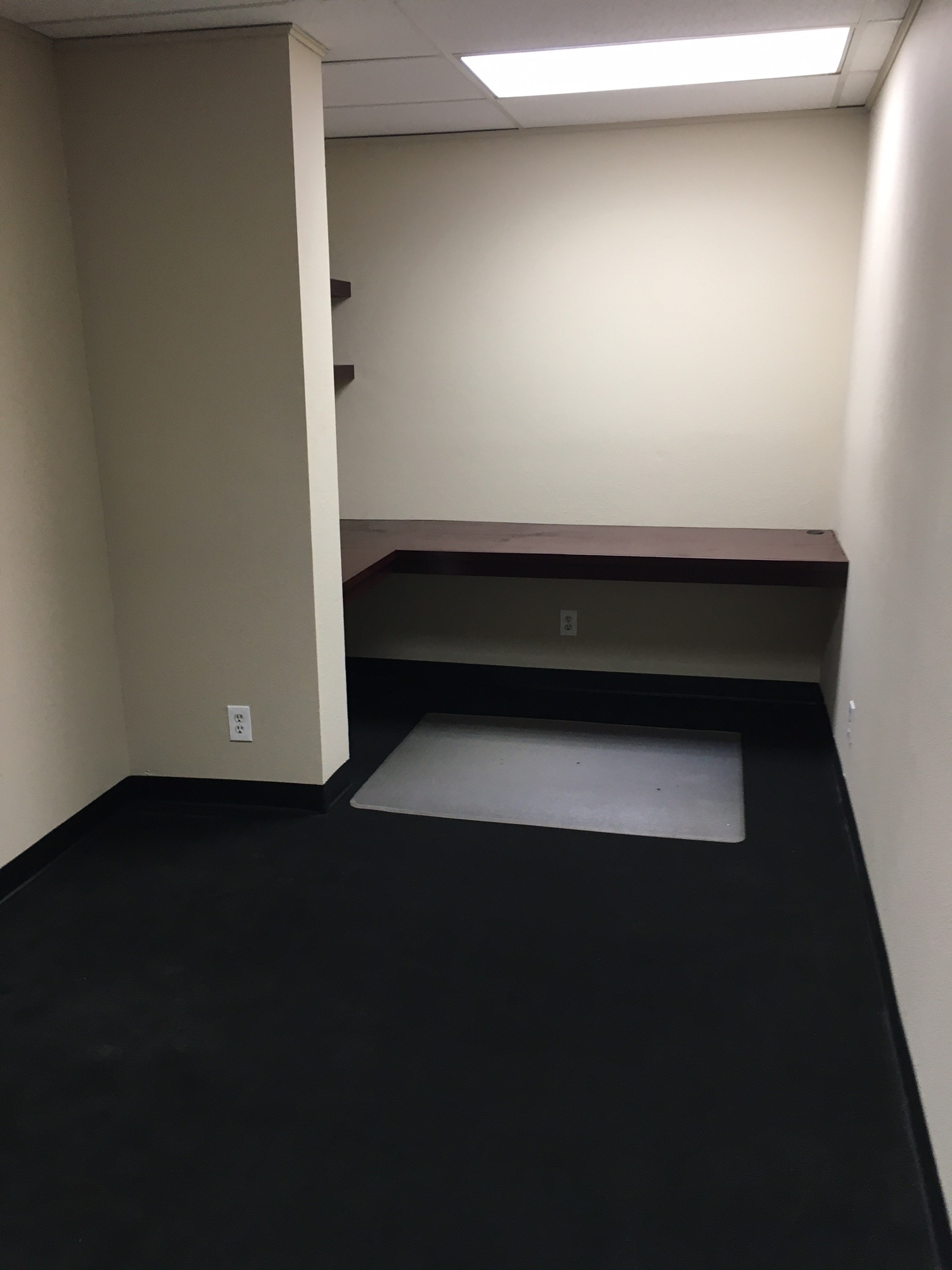 23152 Verdugo Dr, Laguna Hills, CA à louer Photo intérieure– Image 1 sur 2