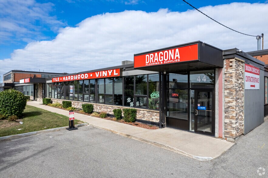 44-52 Samor Rd, Toronto, ON à louer - Photo de l’immeuble – Image 2 sur 4
