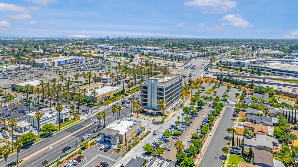 505 N Euclid St, Anaheim, CA à vendre - Photo de l’immeuble – Image 3 sur 8