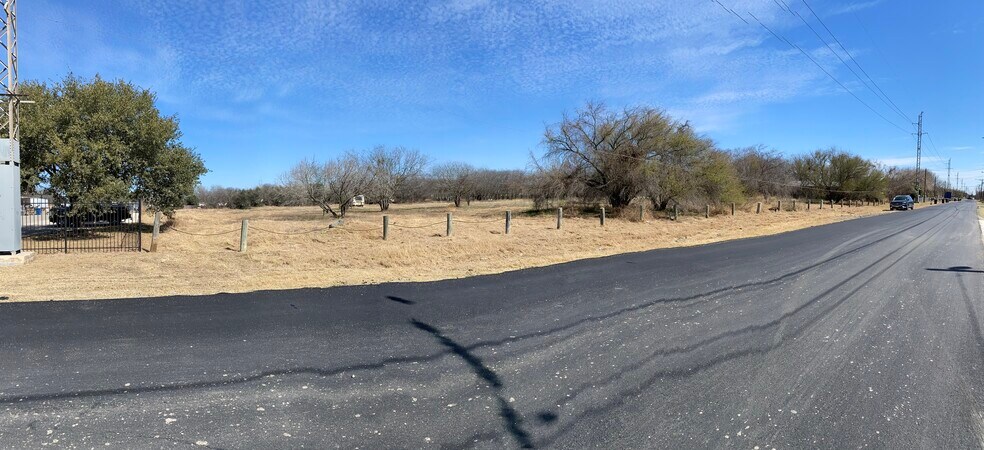 3700 Pitluk Ave, San Antonio, TX à vendre - Photo de l’immeuble – Image 3 sur 10
